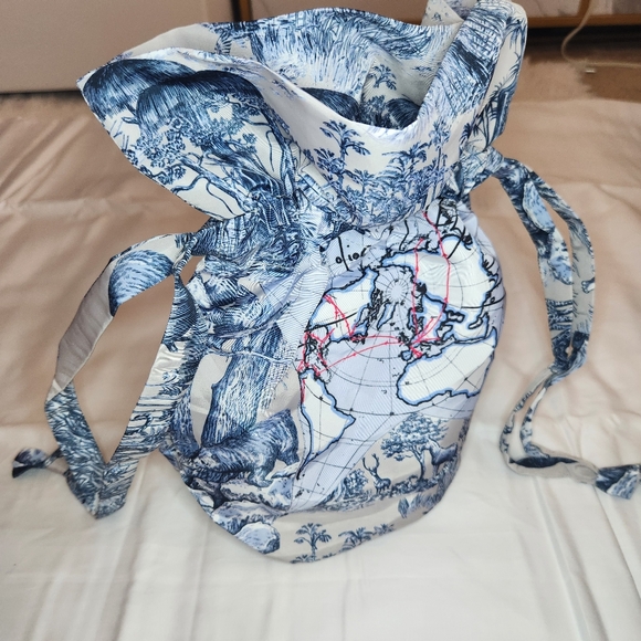 Dior Beauty Around the World Motif Nylon Pouch - Picture 8 of 12